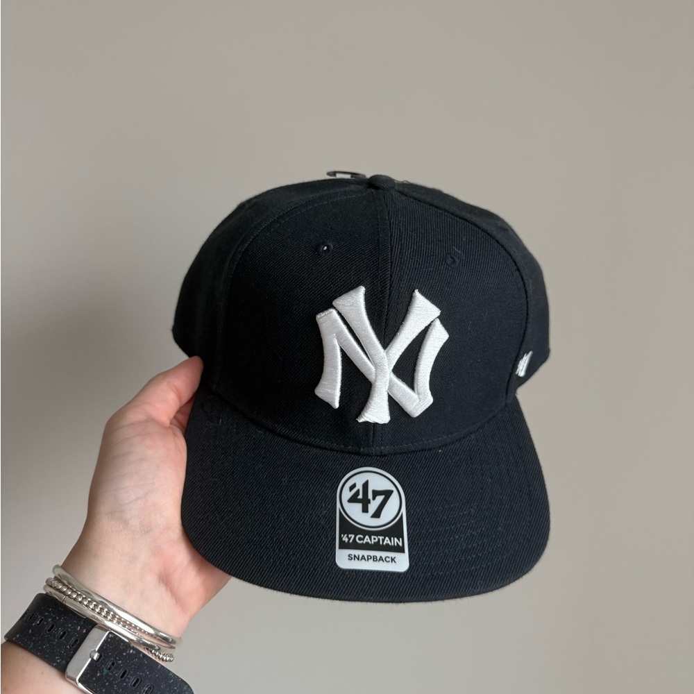 Black New York Yankees Snapback Hat